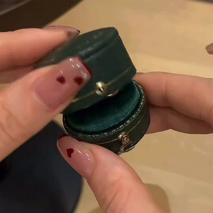S925-Silber-Ohrstecker mit hochreinen, bläschenförmigen Zirkonia-Steinen